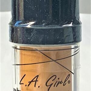 (1) L.A. Girl Pro Coverage Liquid Foundation #GLM649 Tan